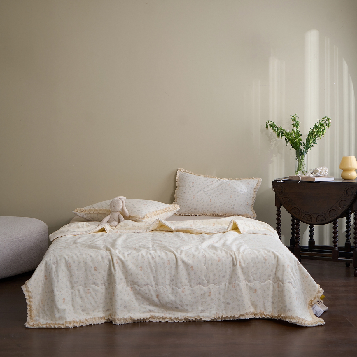 91家纺网 家纺一手货源 找家纺 洋铭区（原狠狠爱） 2026新款双层纱皱皱花边夏被夏凉被空调被三件套 麦穗小兔