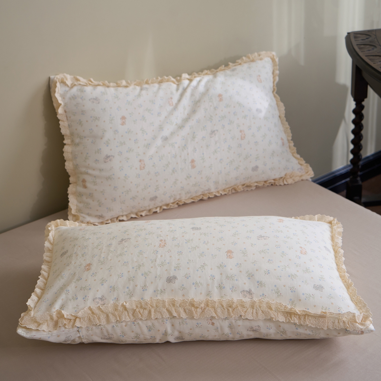 91家纺网 家纺一手货源 找家纺 洋铭区（原狠狠爱） 2026新款双层纱皱皱花边夏被夏凉被空调被三件套 麦穗小兔