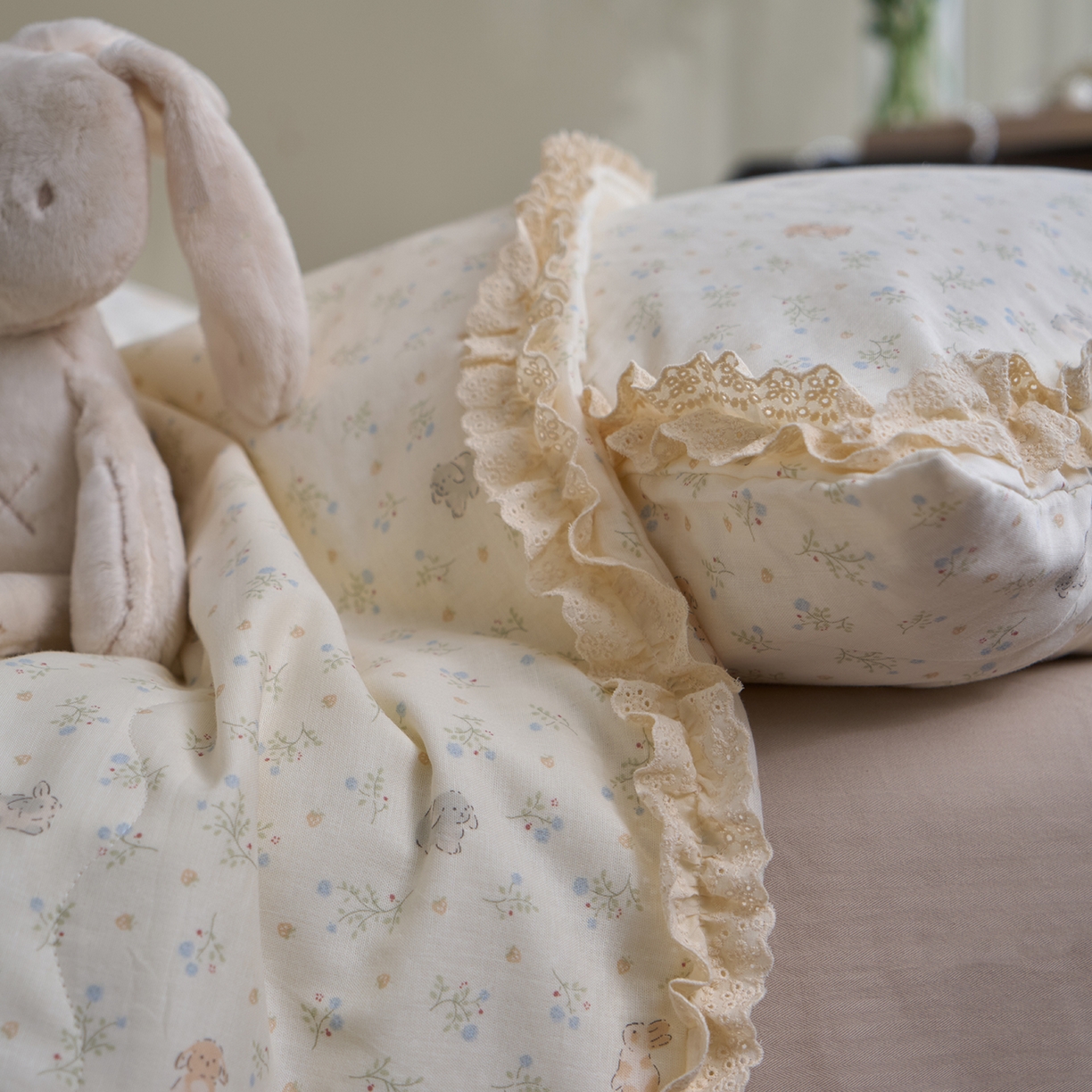 91家纺网 家纺一手货源 找家纺 洋铭区（原狠狠爱） 2026新款双层纱皱皱花边夏被夏凉被空调被三件套 麦穗小兔