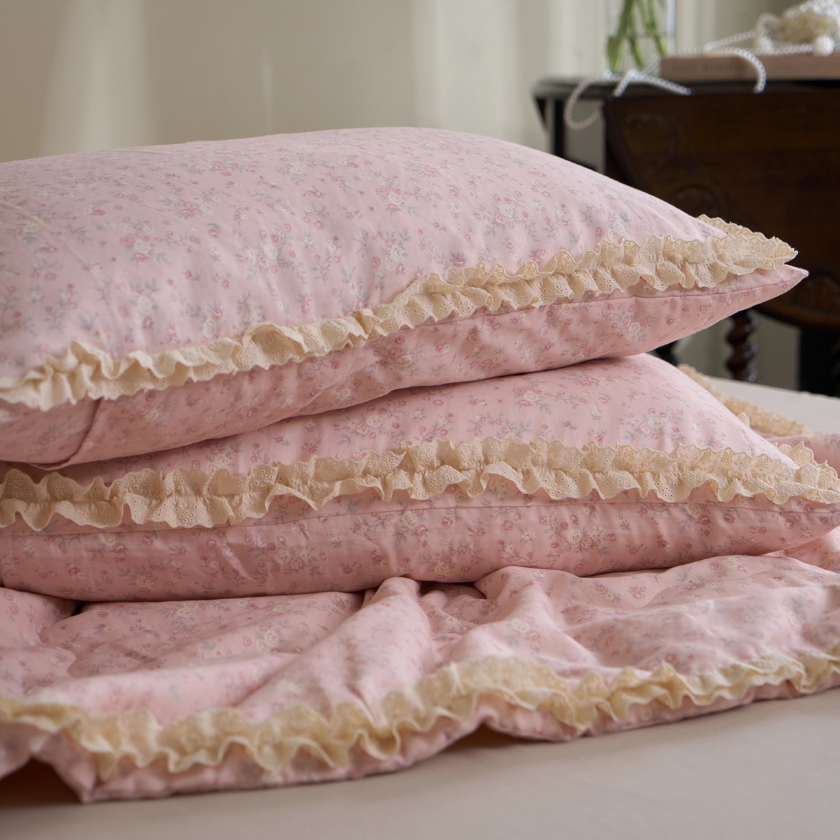 91家纺网 家纺一手货源 找家纺 洋铭区（原狠狠爱） 2026新款双层纱皱皱花边夏被夏凉被空调被三件套 秋田粉花