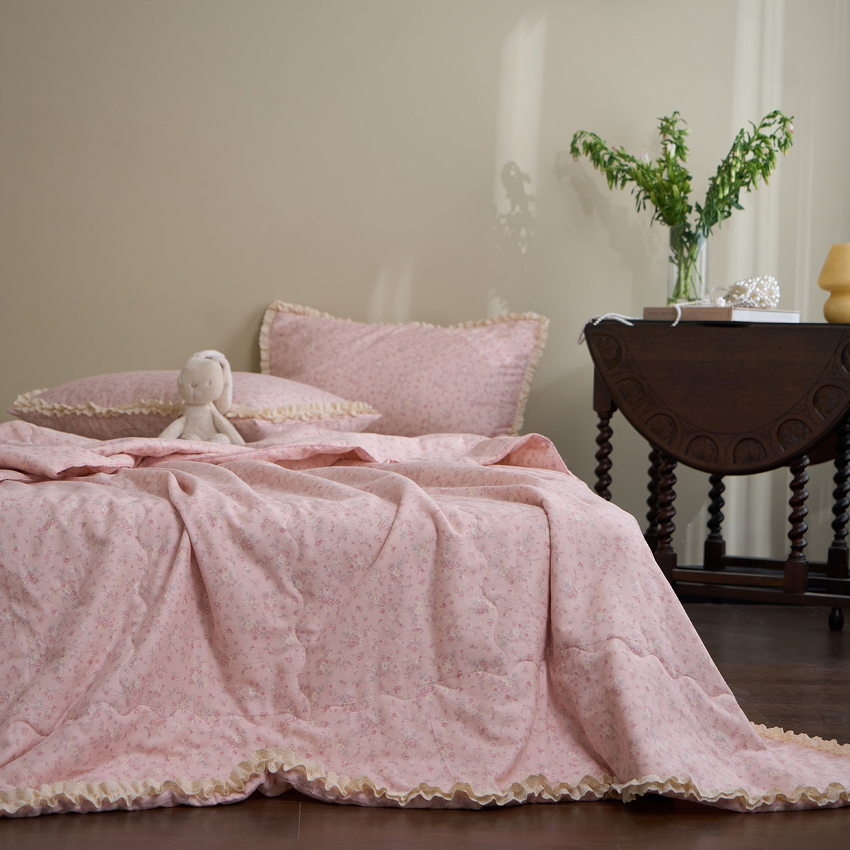 91家纺网 家纺一手货源 找家纺 洋铭区（原狠狠爱） 2026新款双层纱皱皱花边夏被夏凉被空调被三件套 秋田粉花