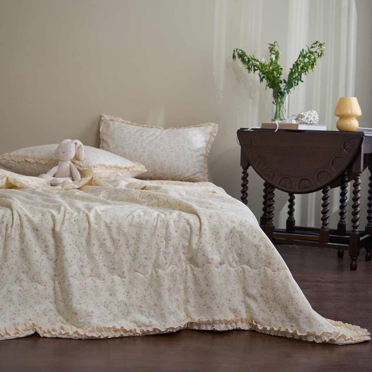 91家纺网 家纺一手货源 找家纺 洋铭区（原狠狠爱） 2026新款双层纱皱皱花边夏被夏凉被空调被三件套 唯美小花