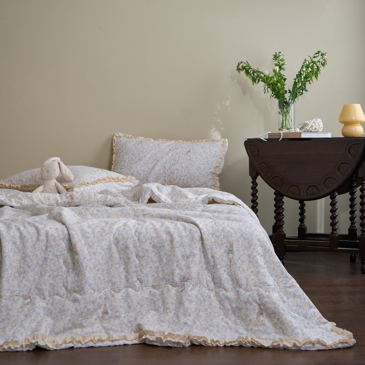 91家纺网 家纺一手货源 找家纺 洋铭区（原狠狠爱） 2026新款双层纱皱皱花边夏被夏凉被空调被三件套 香甜紫兔