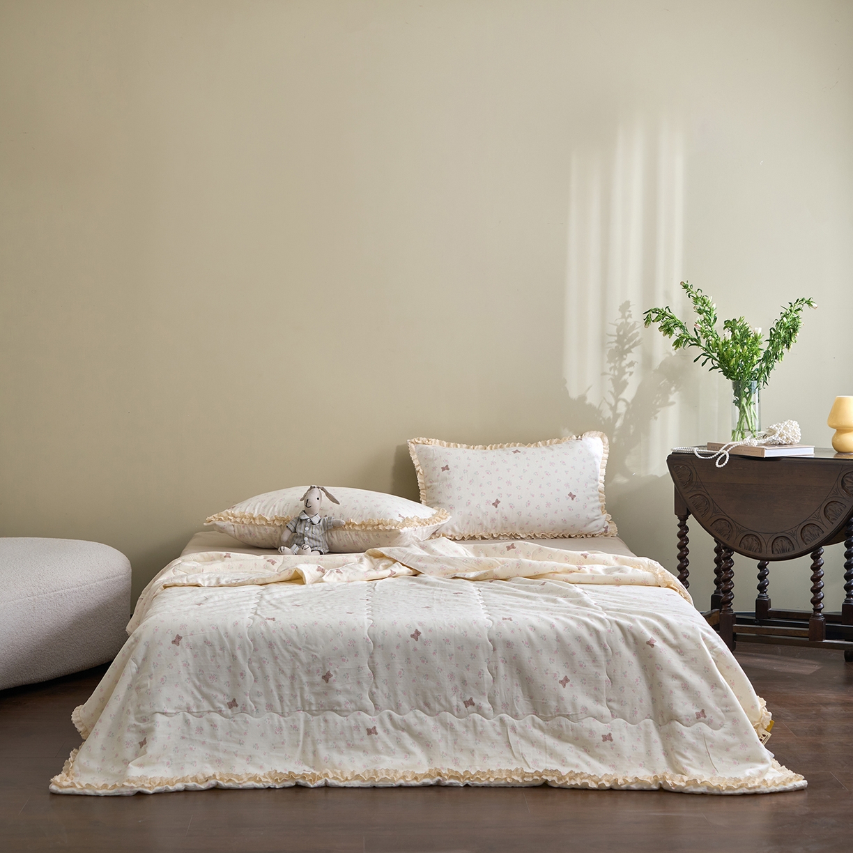 91家纺网 家纺一手货源 找家纺 洋铭区（原狠狠爱） 2026新款双层纱皱皱花边夏被夏凉被空调被三件套 小熊花园