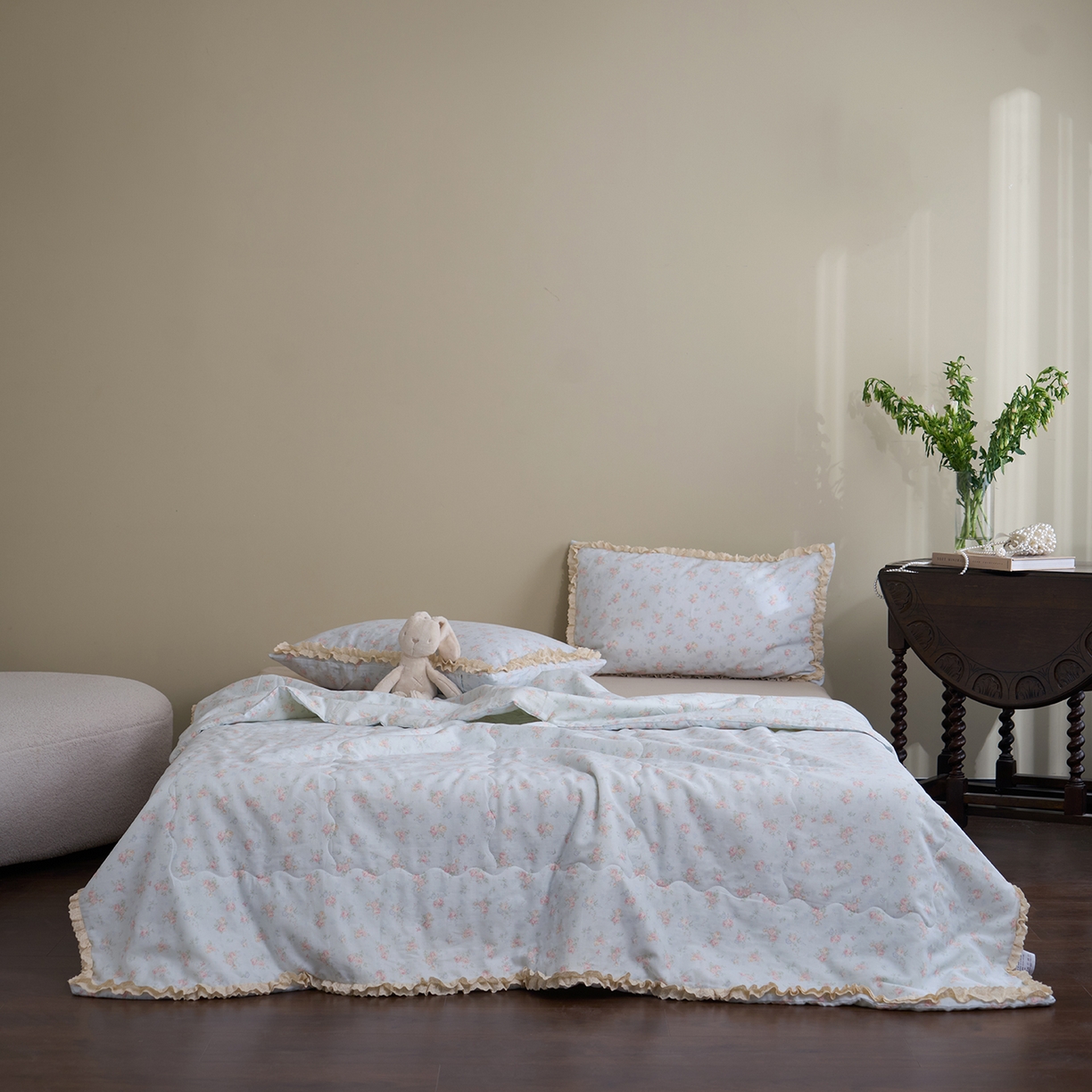 91家纺网 家纺一手货源 找家纺 洋铭区（原狠狠爱） 2026新款双层纱皱皱花边夏被夏凉被空调被三件套 知韵兰花