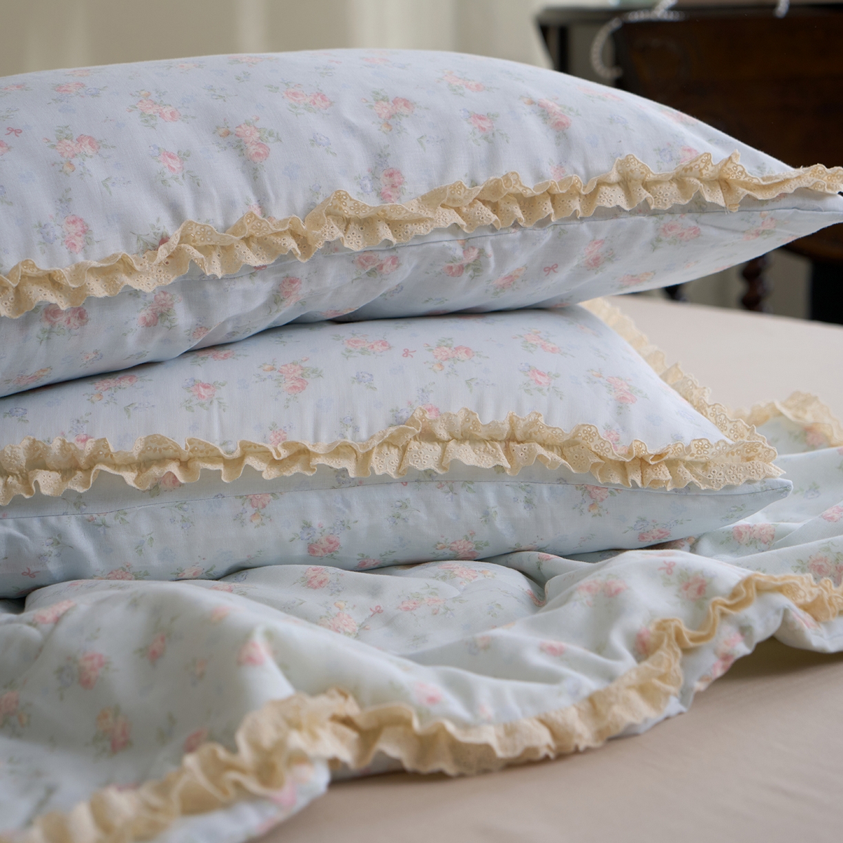 91家纺网 家纺一手货源 找家纺 洋铭区（原狠狠爱） 2026新款双层纱皱皱花边夏被夏凉被空调被三件套 知韵兰花