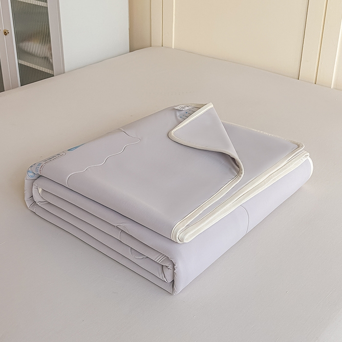 91家纺网 家纺一手货源 找家纺 （总）柏薇 2026新款食品级硅胶A类高纯锦氨凉感夏被奶嘴同源材质食品级