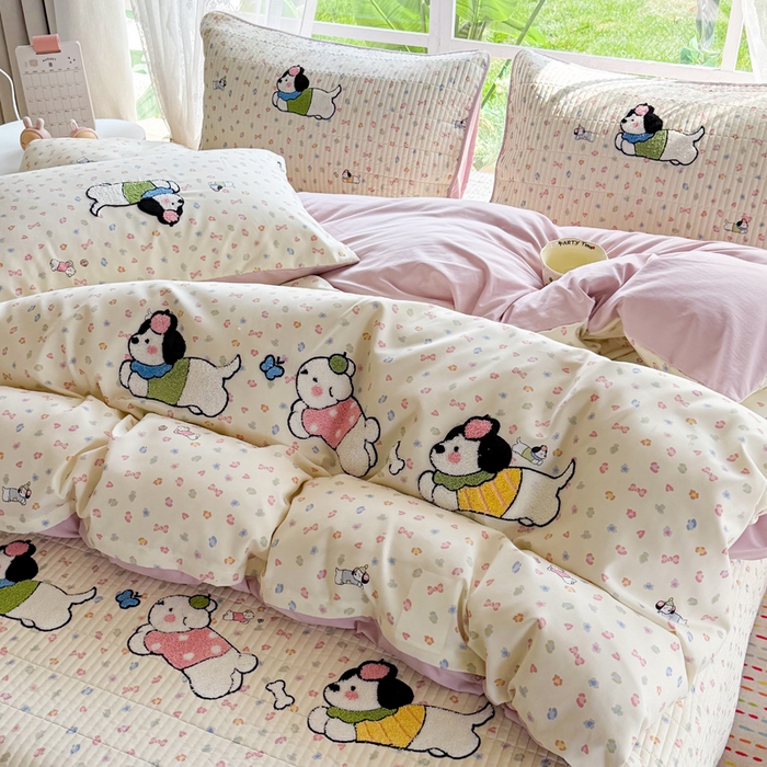 91家纺网 家纺一手货源 找家纺 恋佳居 2026新款毛巾绣古法棉床笠床盖四件套 软萌时光