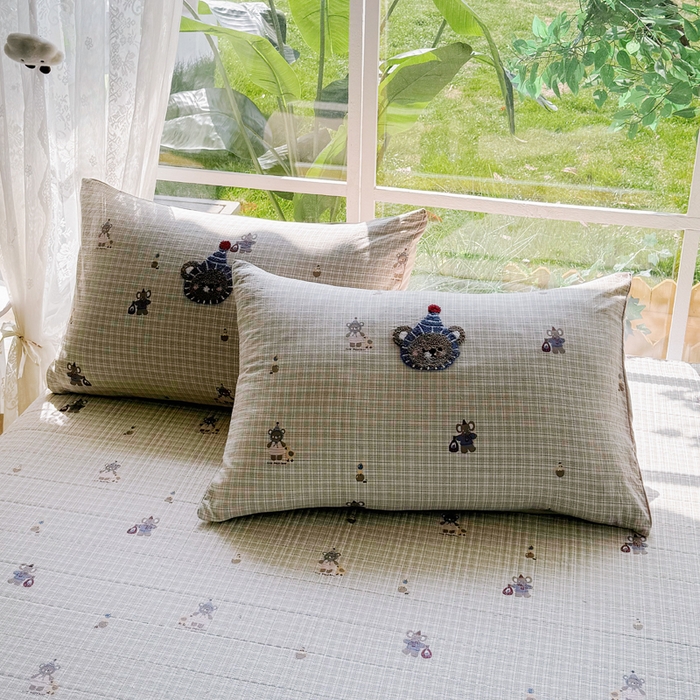 91家纺网 家纺一手货源 找家纺 恋佳居 2026新款毛巾绣古法棉床笠床盖四件套 格趣萌熊