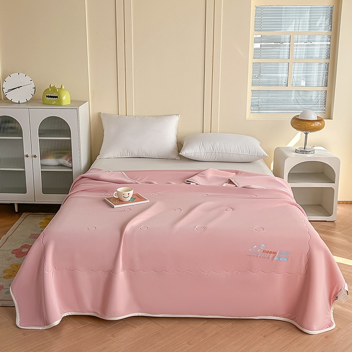 91家纺网 家纺一手货源 找家纺 柏薇 2026新款食品级硅胶A类高纯锦氨凉感夏被奶嘴同源材质食品级 硅胶夏被-蜜桃粉