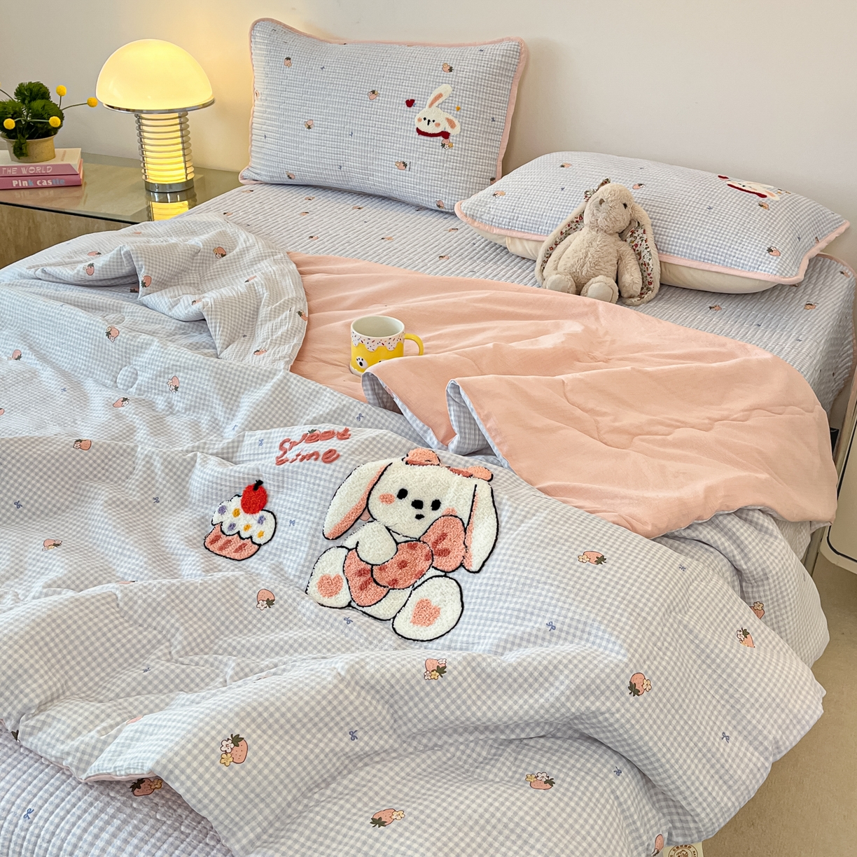 91家纺网 家纺一手货源 找家纺 老帅的工厂店 2026新款云感双层纱毛巾绣床盖单品床盖床盖单件 甜兔日记