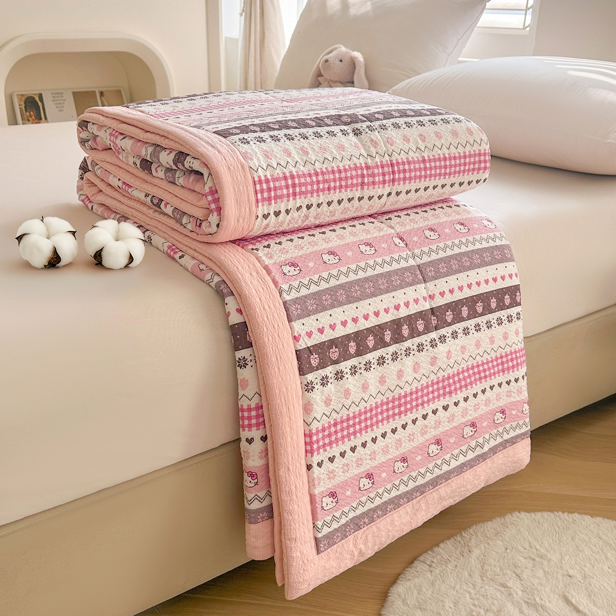 91家纺网 家纺一手货源 找家纺 魅图家纺 2026新款泡芙纱新疆棉花夏被 猫咪集-粉