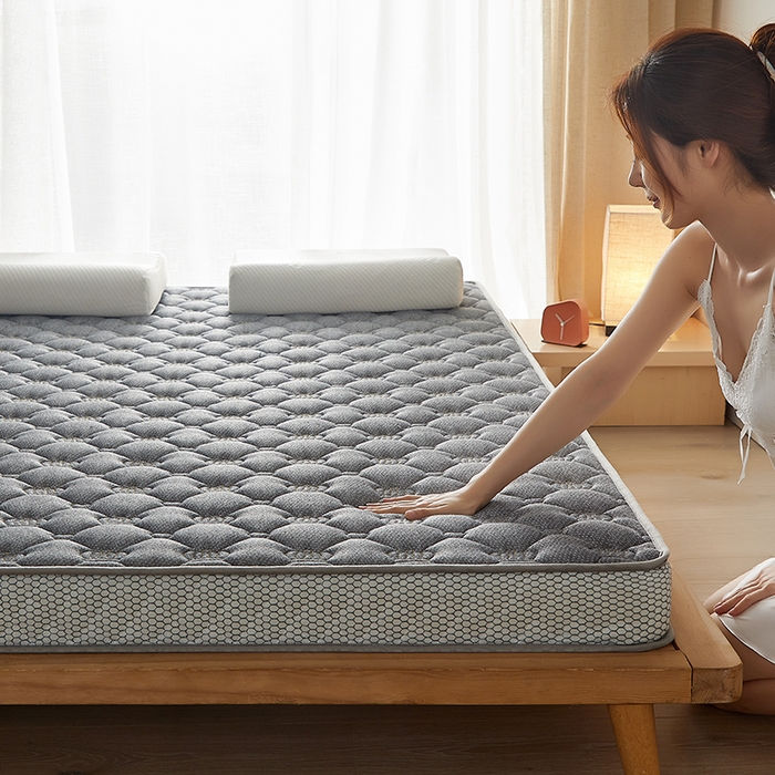 91家纺网 家纺一手货源 找家纺 优莱床垫 2026新款乳胶记忆海棉中国结款床垫-大床款 记忆棉皇冠灰
