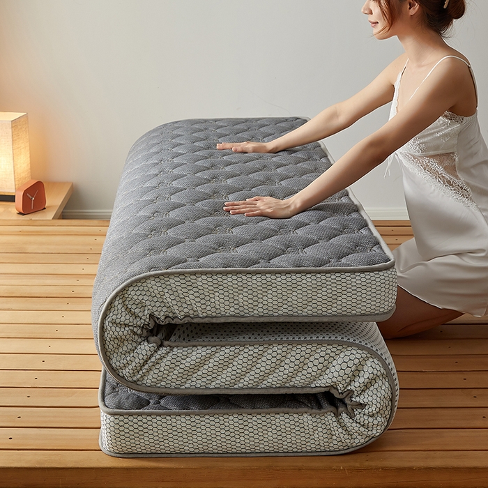 91家纺网 家纺一手货源 找家纺 优莱床垫 2026新款乳胶记忆海棉中国结款床垫-大床款 记忆棉皇冠灰