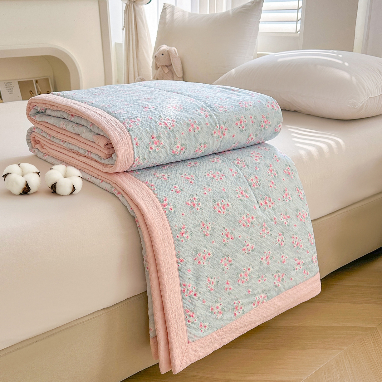 91家纺网 家纺一手货源 找家纺 魅图家纺 2026新款泡芙纱新疆棉花夏被 夜寄梨诗