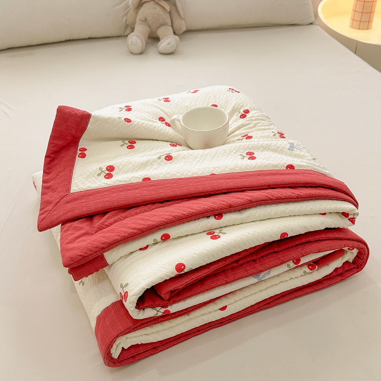 91家纺网 家纺一手货源 找家纺 魅图家纺 2026新款泡芙纱新疆棉花夏被 樱桃笔记