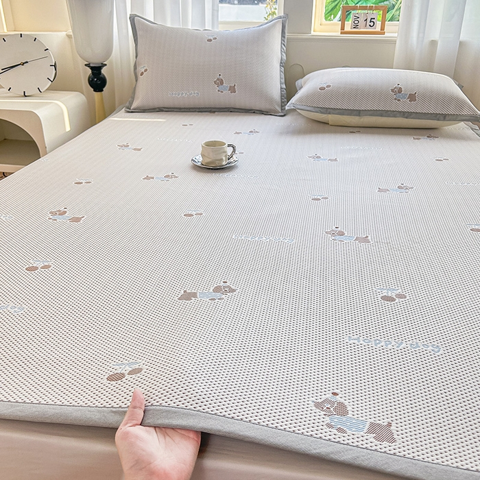 91家纺网 家纺一手货源 找家纺 （总）柏薇 2026新款A类乙纶PE卡通刺绣凉豆豆席 小红书爆款