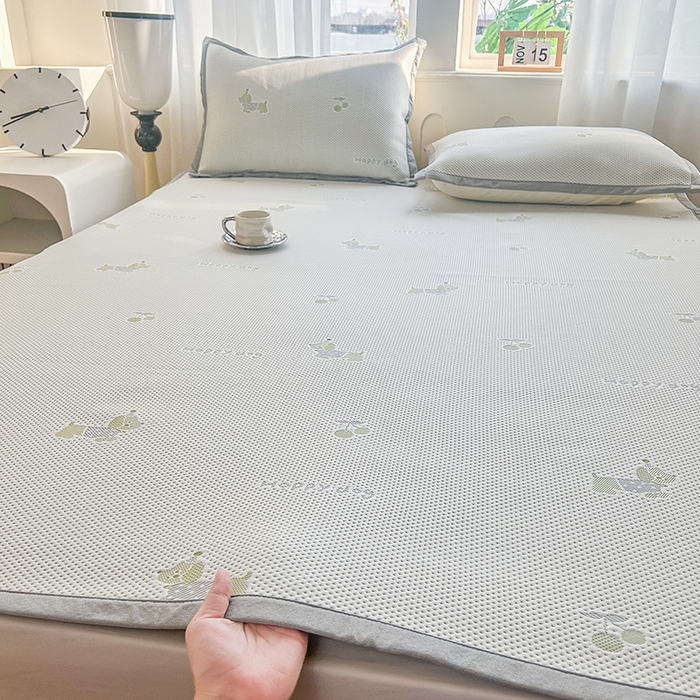 91家纺网 家纺一手货源 找家纺 （总）柏薇 2026新款A类乙纶PE卡通刺绣凉豆豆席 小红书爆款