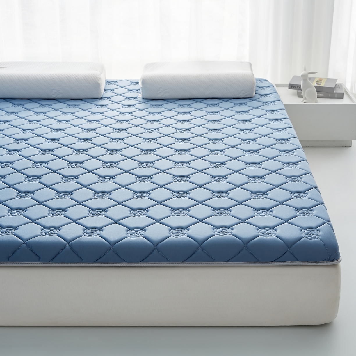 91家纺网 家纺一手货源 找家纺 优莱床垫 2026新款乳胶抗压棉玫瑰单边床垫 玫瑰蓝单边