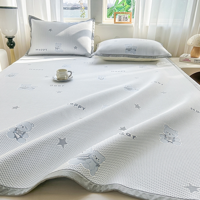 91家纺网 家纺一手货源 找家纺 （总）柏薇 2026新款A类乙纶PE卡通刺绣凉豆豆席 小红书爆款