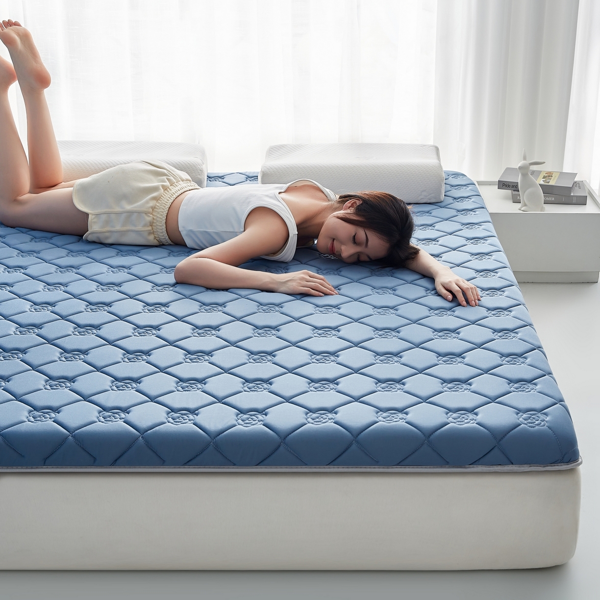 91家纺网 家纺一手货源 找家纺 优莱床垫 2026新款乳胶抗压棉玫瑰单边床垫 玫瑰蓝单边