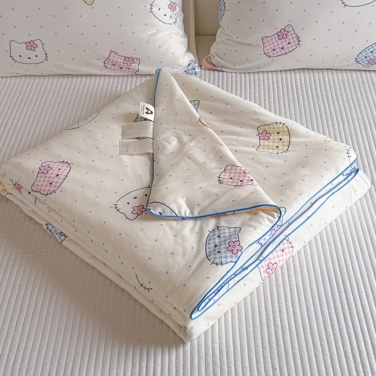 91家纺网 家纺一手货源 找家纺 暖生活 2026春夏新款A类牛奶针织棉夏被夏凉被空调被 小花猫