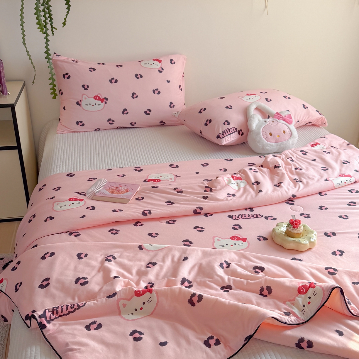 91家纺网 家纺一手货源 找家纺 暖生活 2026春夏新款A类牛奶针织棉夏被夏凉被空调被 豹纹凯蒂