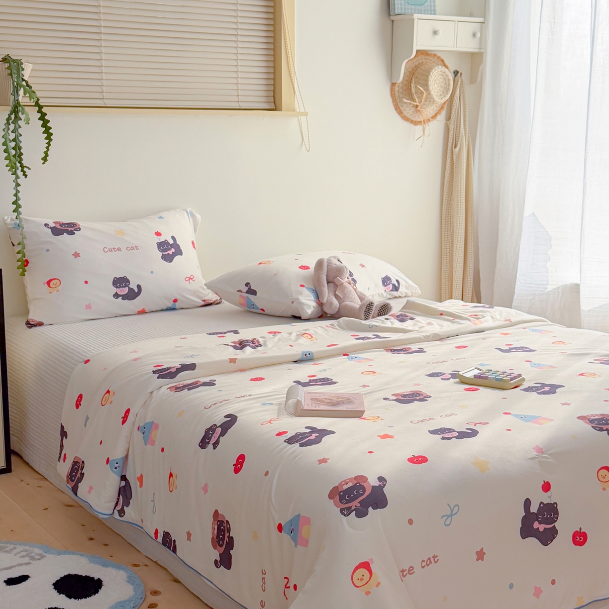 91家纺网 家纺一手货源 找家纺 暖生活 2026春夏新款A类牛奶针织棉夏被夏凉被空调被 红果小黑喵