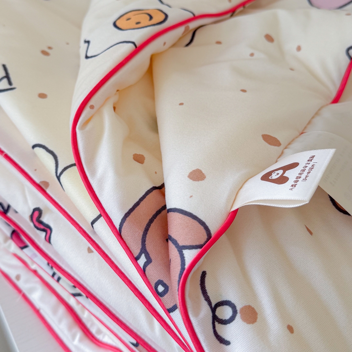 91家纺网 家纺一手货源 找家纺 暖生活 2026春夏新款A类牛奶针织棉夏被夏凉被空调被 苹果咖啡