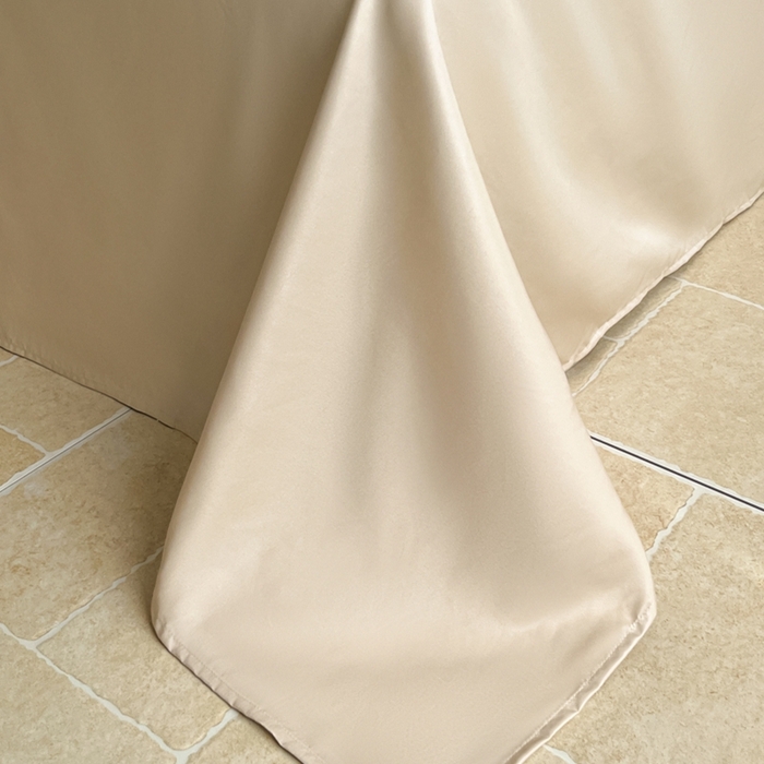 91家纺网 家纺一手货源 找家纺 金牛座家纺 2026新款高克重细斜纹丝柔质感亲肤数码印花宽边四件套-秘境系列 秘境-香槟