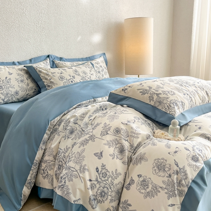 金牛座家纺 2026新款高克重细斜纹丝柔质感亲肤数码印花宽边四件套-秘境系列 秘境-精致蓝