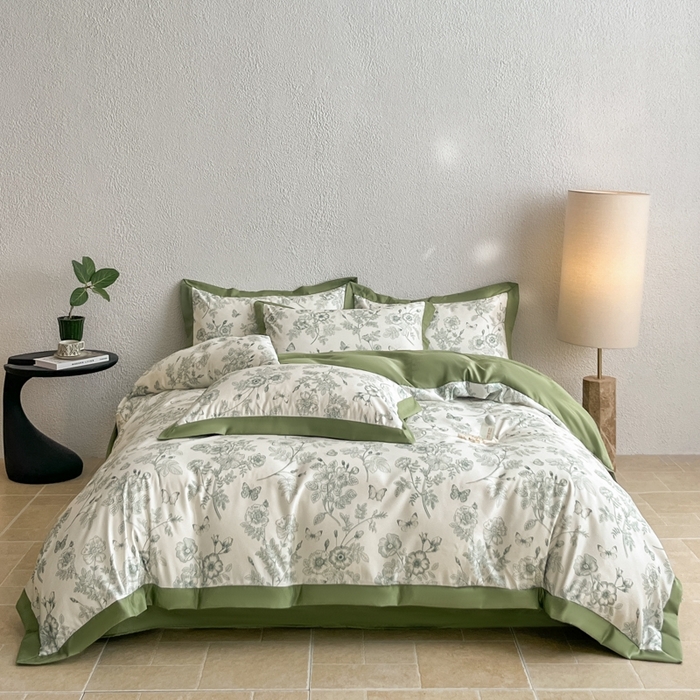 91家纺网 家纺一手货源 找家纺 金牛座家纺 2026新款高克重细斜纹丝柔质感亲肤数码印花宽边四件套-秘境系列 秘境-橄榄绿