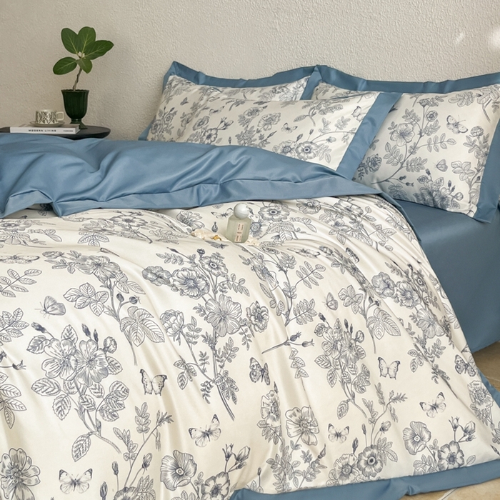 91家纺网 家纺一手货源 找家纺 金牛座家纺 2026新款高克重细斜纹丝柔质感亲肤数码印花宽边四件套-秘境系列 秘境-精致蓝