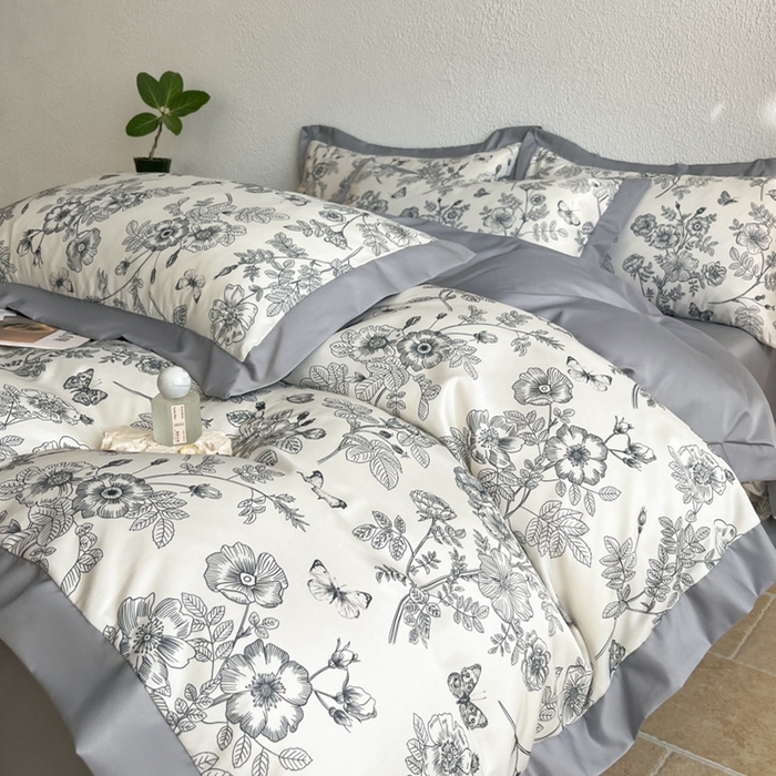 91家纺网 家纺一手货源 找家纺 金牛座家纺 2026新款高克重细斜纹丝柔质感亲肤数码印花宽边四件套-秘境系列 秘境-灰