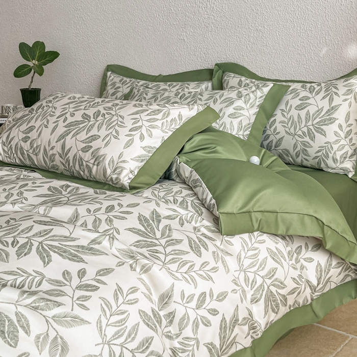 91家纺网 家纺一手货源 找家纺 金牛座家纺 2026新款高克重细斜纹丝柔质感亲肤数码印花宽边四件套-叶舞系列 叶舞-橄榄绿