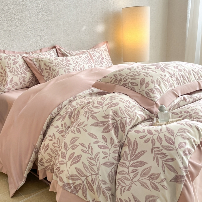 91家纺网 家纺一手货源 找家纺 金牛座家纺 2026新款高克重细斜纹丝柔质感亲肤数码印花宽边四件套-叶舞系列 叶舞-浅豆沙