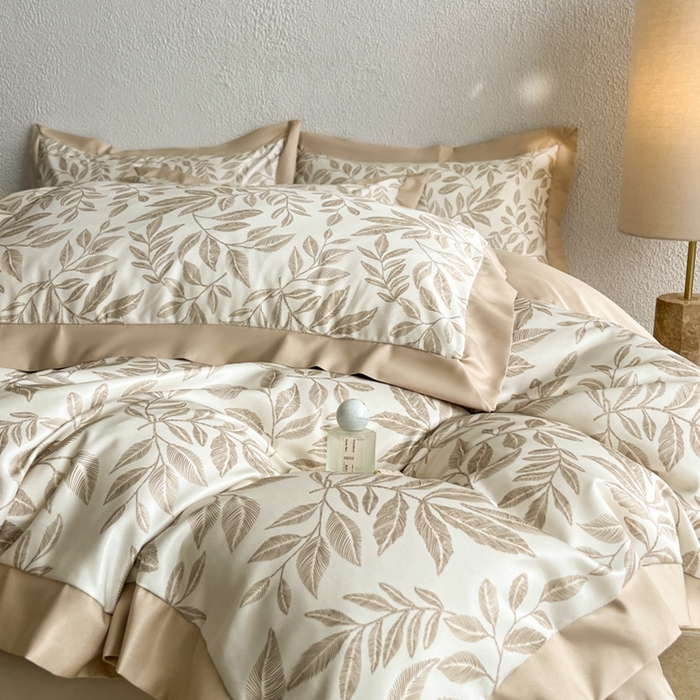 91家纺网 家纺一手货源 找家纺 金牛座家纺 2026新款高克重细斜纹丝柔质感亲肤数码印花宽边四件套-叶舞系列 叶舞-香槟