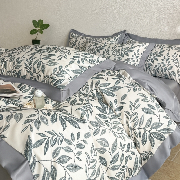 91家纺网 家纺一手货源 找家纺 金牛座家纺 2026新款高克重细斜纹丝柔质感亲肤数码印花宽边四件套-叶舞系列 叶舞-灰