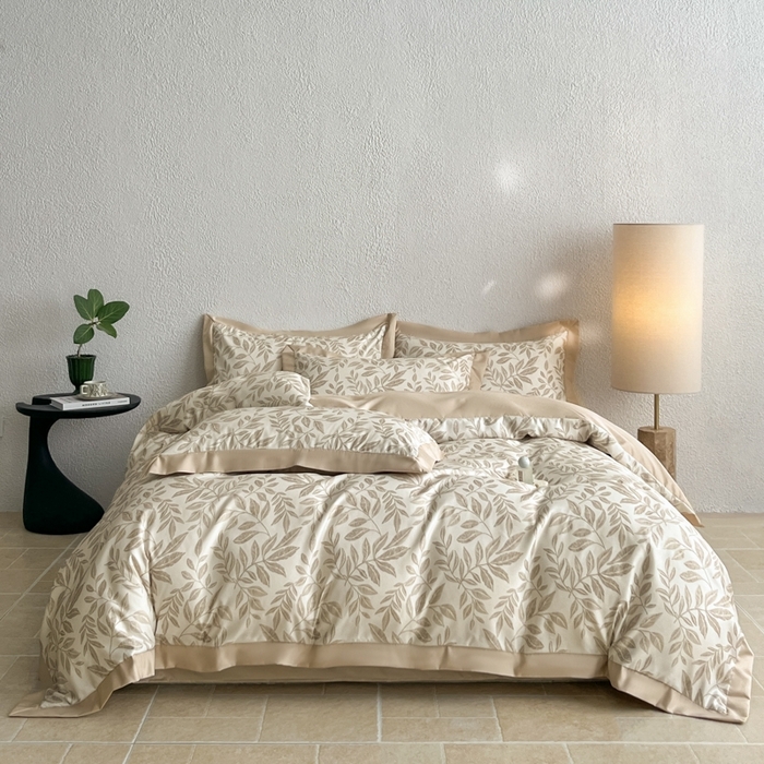 91家纺网 家纺一手货源 找家纺 金牛座家纺 2026新款高克重细斜纹丝柔质感亲肤数码印花宽边四件套-叶舞系列 叶舞-香槟