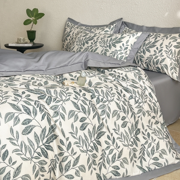 91家纺网 家纺一手货源 找家纺 金牛座家纺 2026新款高克重细斜纹丝柔质感亲肤数码印花宽边四件套-叶舞系列 叶舞-灰