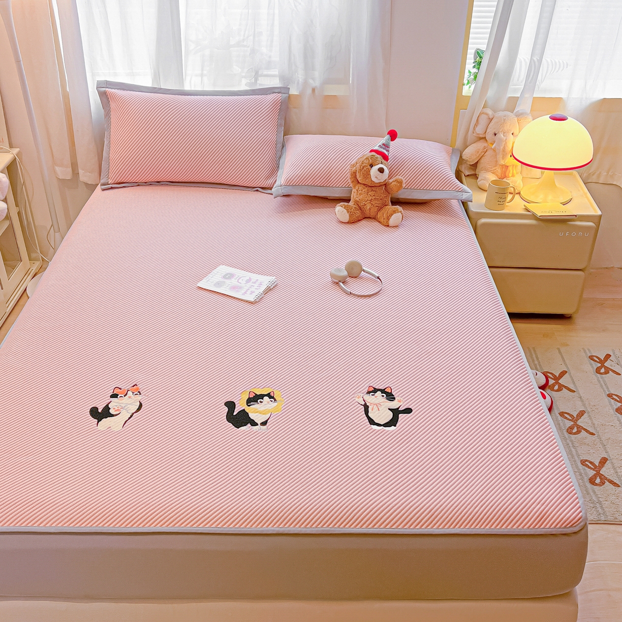 91家纺网 家纺一手货源 找家纺 （总）多乐家纺 2026新款PE提花斜纹凉感豆豆卡通刺绣大包边复合凉席