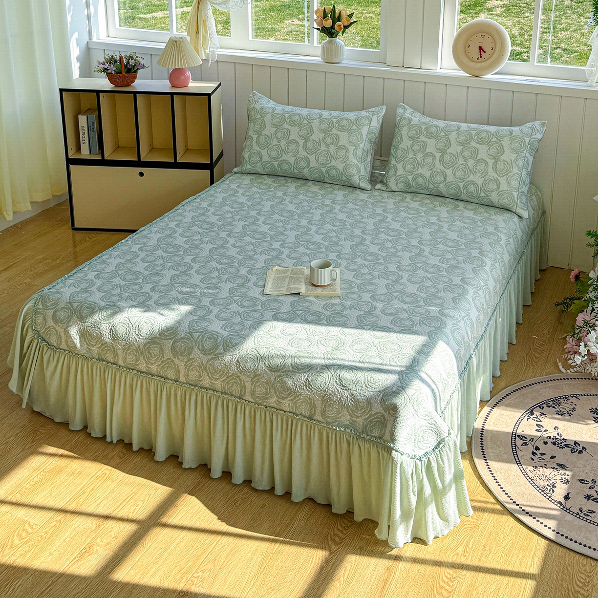 91家纺网 家纺一手货源 找家纺 （总）卡初家居（原微来） 2026A类凉豆豆凉感提花床裙席-玫瑰物语