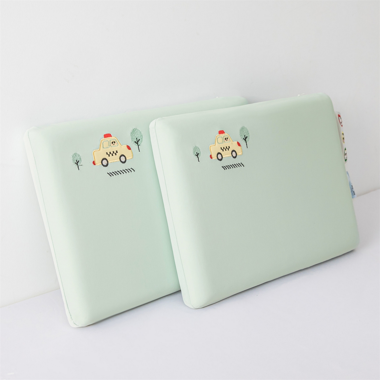 91家纺网 家纺一手货源 找家纺 麦肯锡 2026新款萌凉嘟嘟车面包记忆枕枕头枕芯 萌凉嘟嘟车-绿色