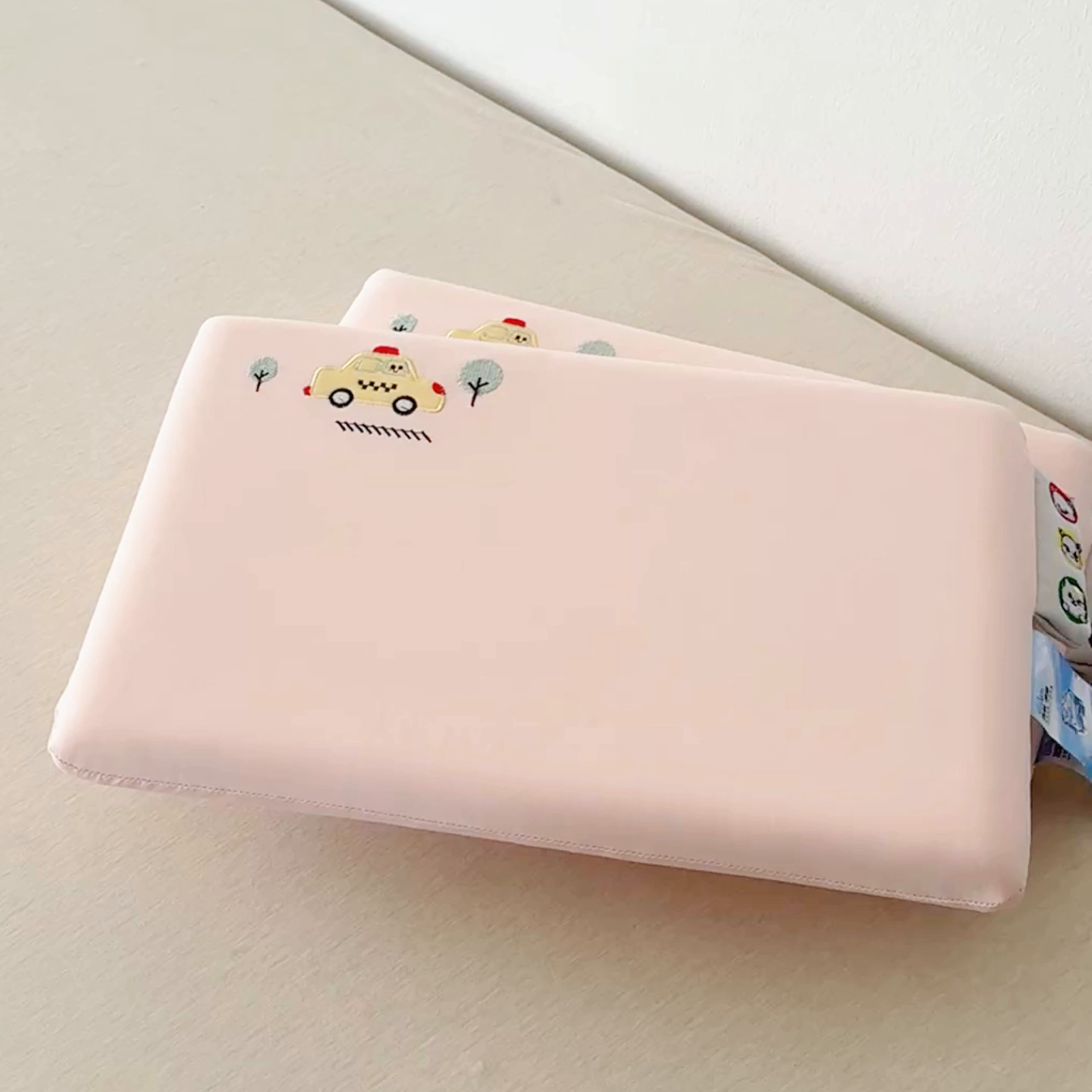 91家纺网 家纺一手货源 找家纺 （总）麦肯锡 2026新款萌凉嘟嘟车面包记忆枕枕头枕芯