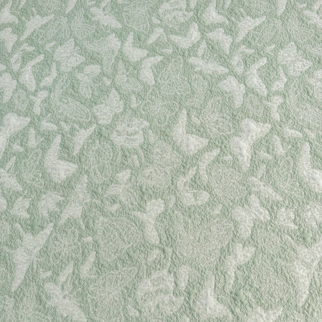 91家纺网 家纺一手货源 找家纺 （总）卡初家居（原微来） 2026新款A类凉豆豆凉感双面提花床裙款-蝶舞花间