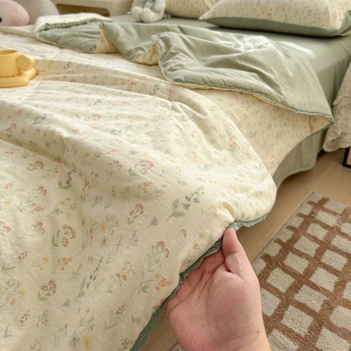 91家纺网 家纺一手货源 找家纺 （总）初念 2026新款云感双层纱抗菌花边夏被夏凉被空调被-系列二（好温柔的夏被~）