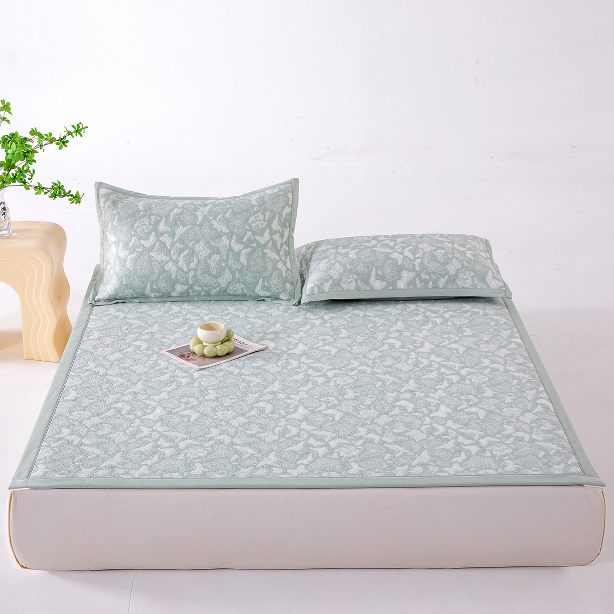 91家纺网 家纺一手货源 找家纺 （总）卡初家居（原微来） 2026新款A类凉感冰豆豆双面提花席-漫天蝶舞