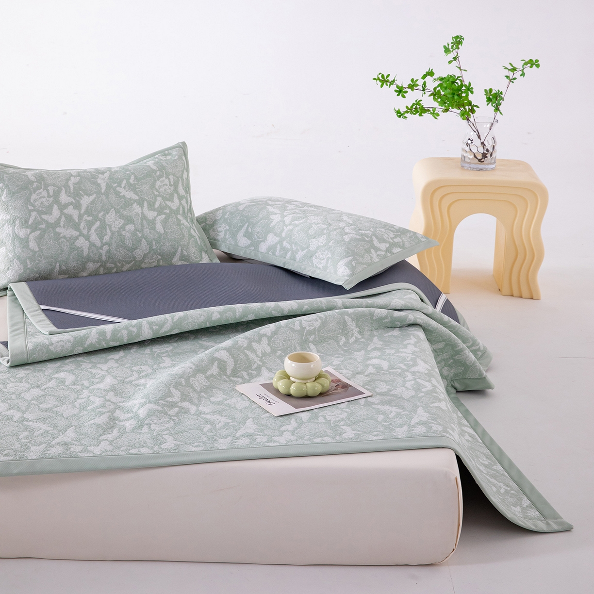 91家纺网 家纺一手货源 找家纺 （总）卡初家居（原微来） 2026新款A类凉感冰豆豆双面提花席-漫天蝶舞