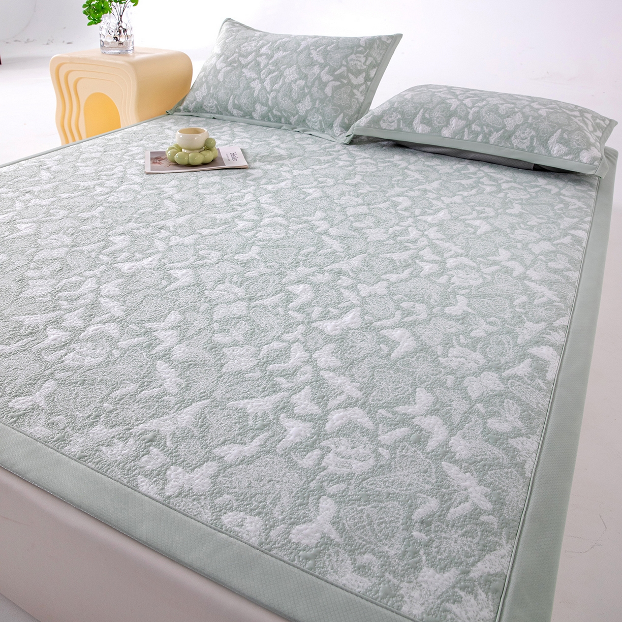 91家纺网 家纺一手货源 找家纺 （总）卡初家居（原微来） 2026新款A类凉感冰豆豆双面提花席-漫天蝶舞