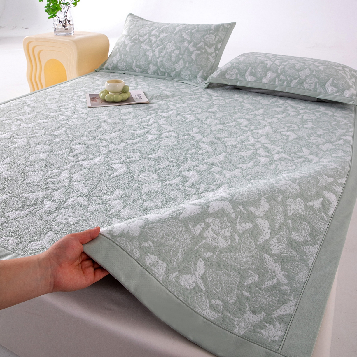 91家纺网 家纺一手货源 找家纺 （总）卡初家居（原微来） 2026新款A类凉感冰豆豆双面提花席-漫天蝶舞